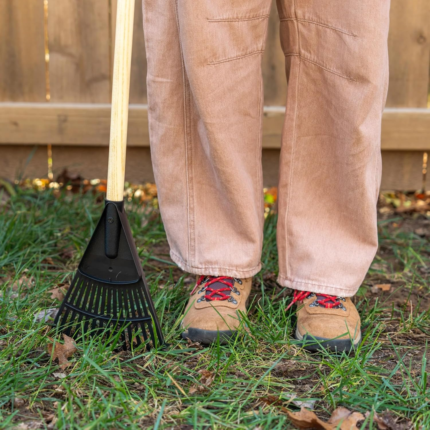 8-inch Wooden-Handled Polyester Shrub and Leaf rake